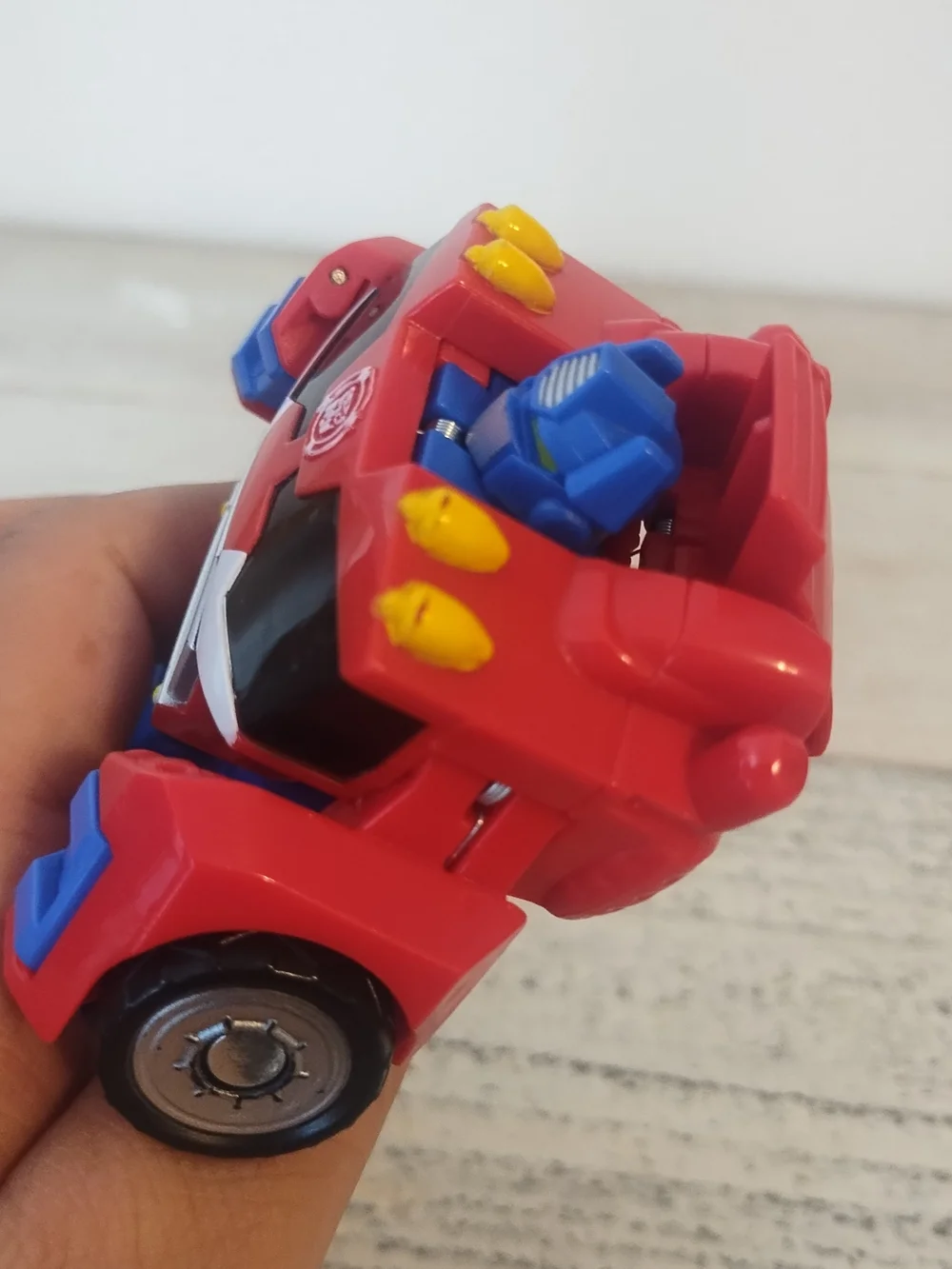 Transformers Rescue Bots Rescan Optimus Prime  Complete